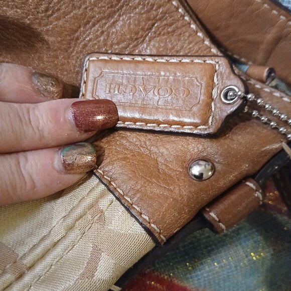 Coach hobo bag. Signature canvas with leather and silver detailing - Picture 6 of 9